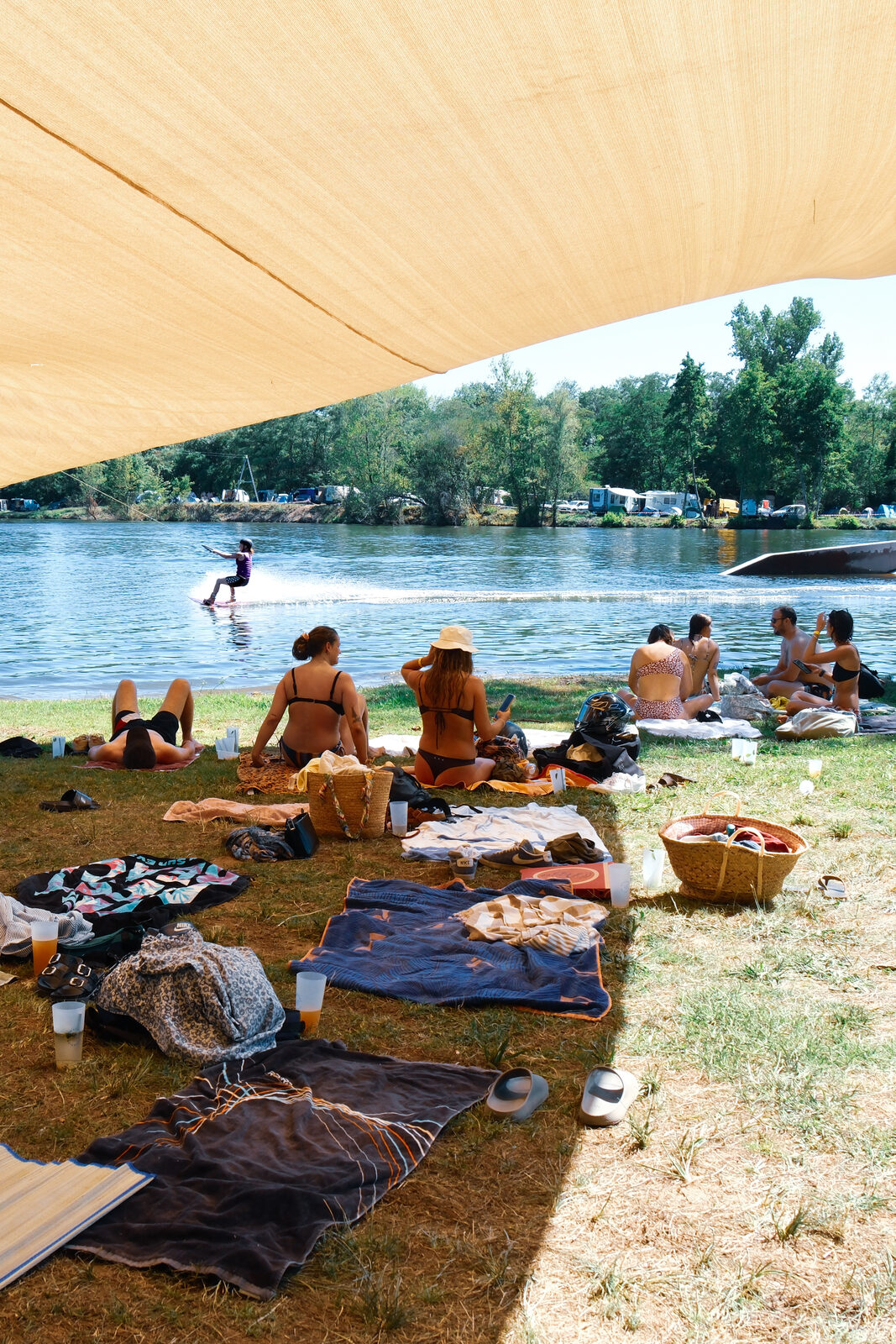 Le Spot — Chill